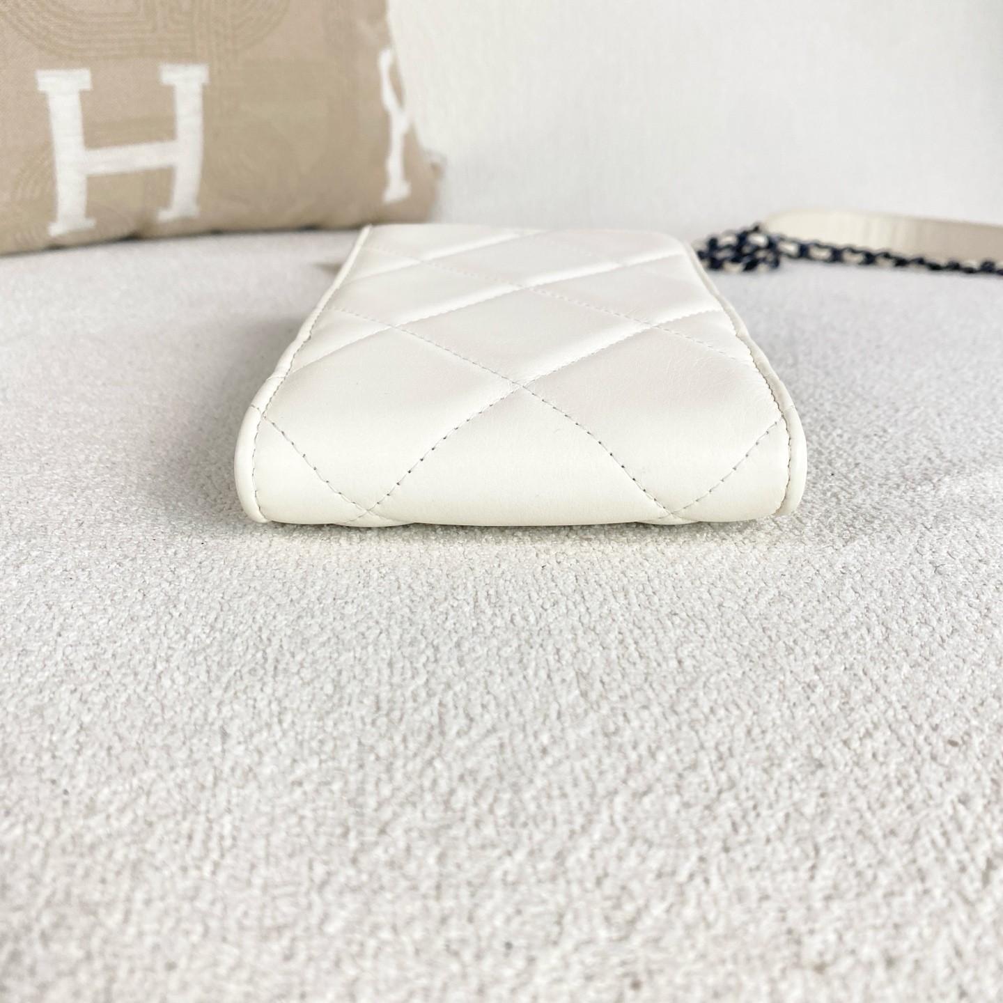 Chanel 19 Vertical Phone Crossbody Off‑White Lambskin Mixed Tone Chain Flag Bag