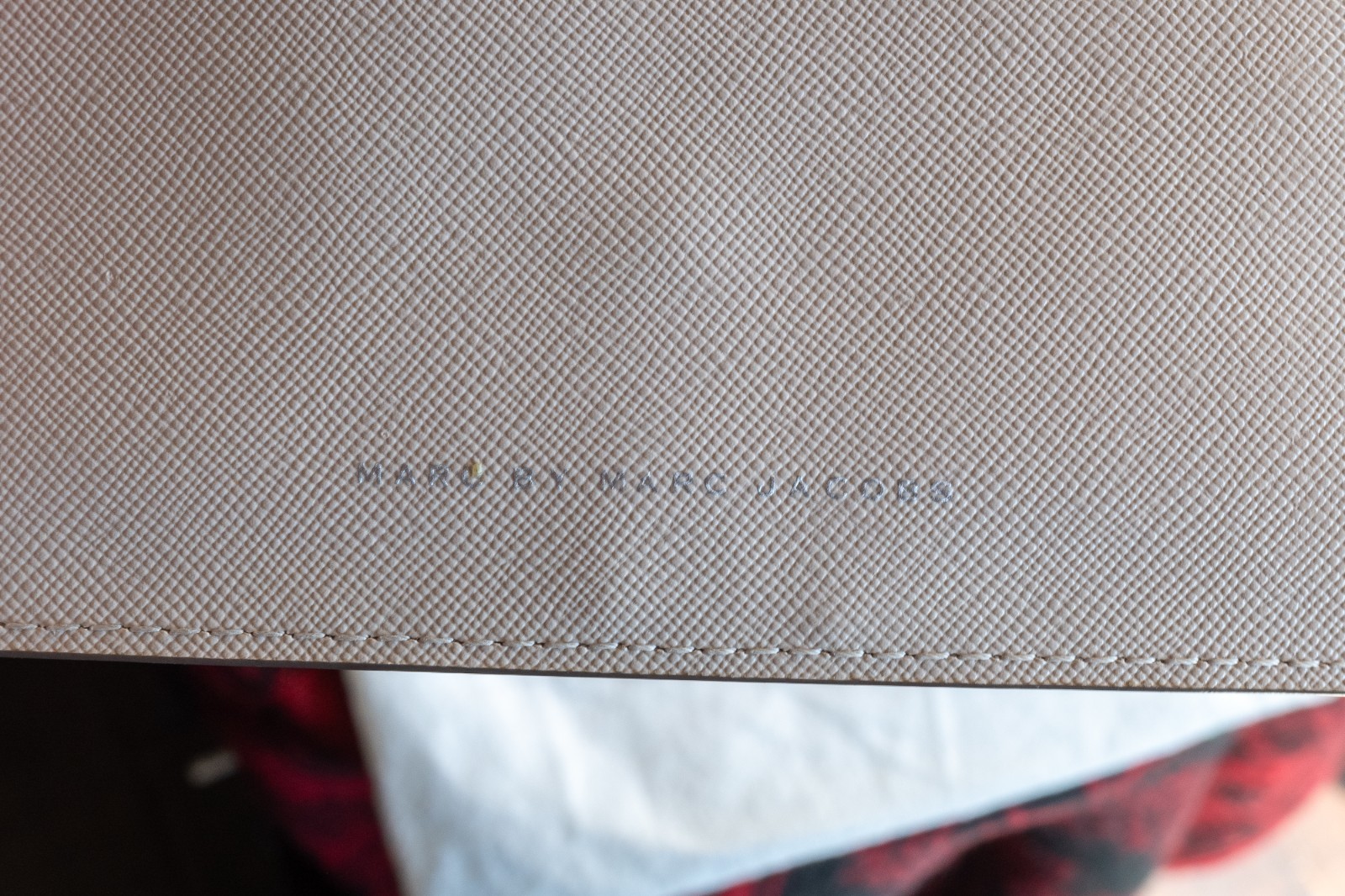 Marc by Marc Jacobs – Screwd Up Faces Gato Wristlet – Beige Leather Clutch Pouch