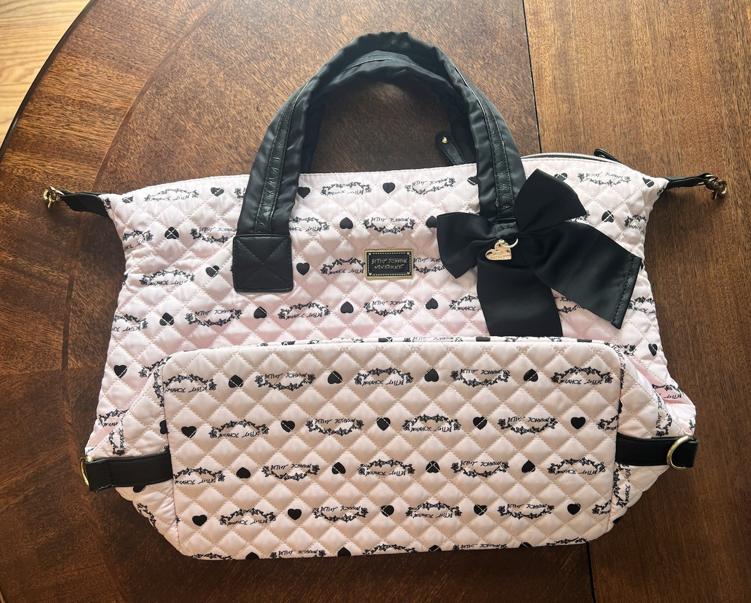 Betsey Johnson Weekender Duffle Carry-on Bag Quilted Pink Black Logo Bow NOstrap