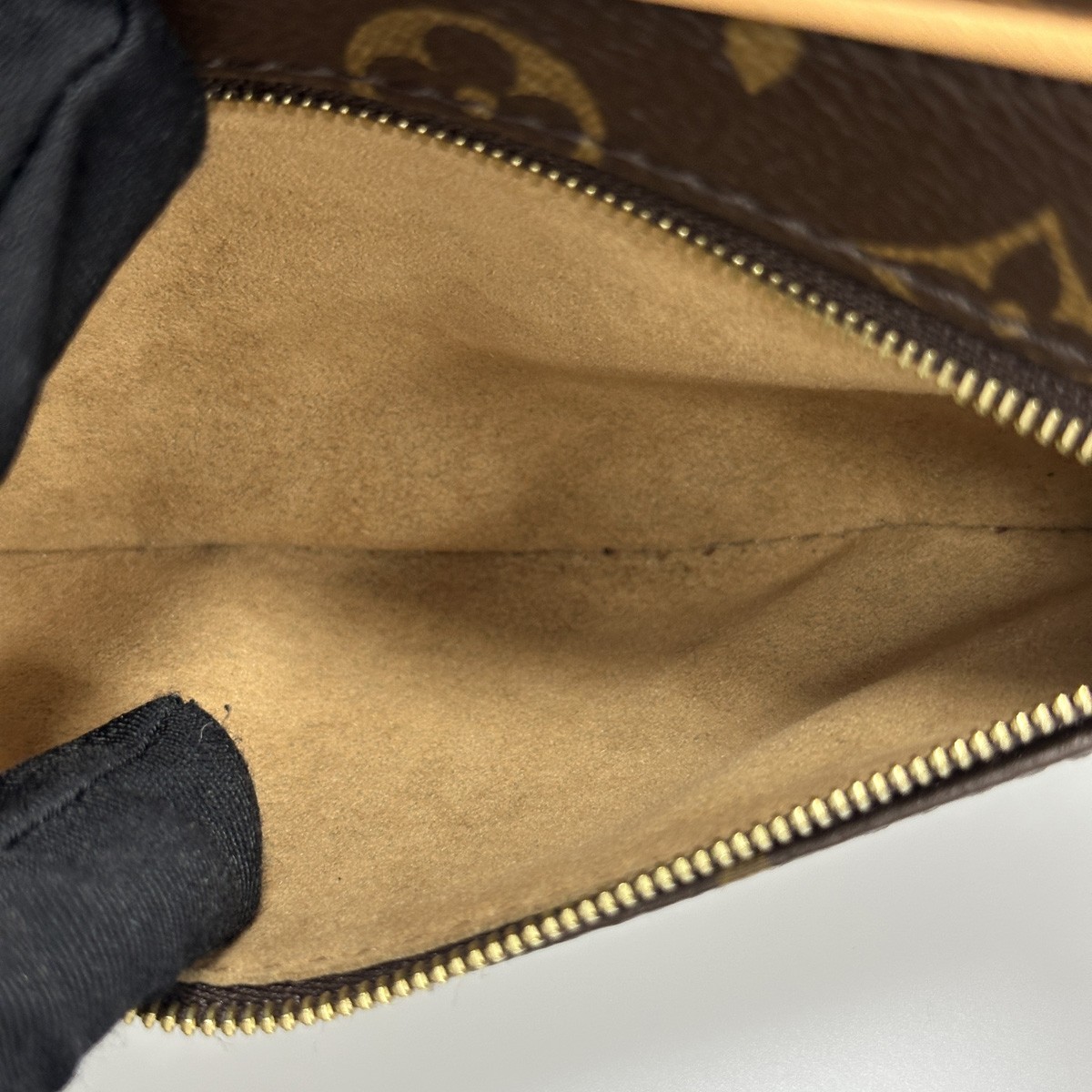 Louis Vuitton Loop Monogram Canvas Pea Shape Underarm Shoulder Crossbody Handbag