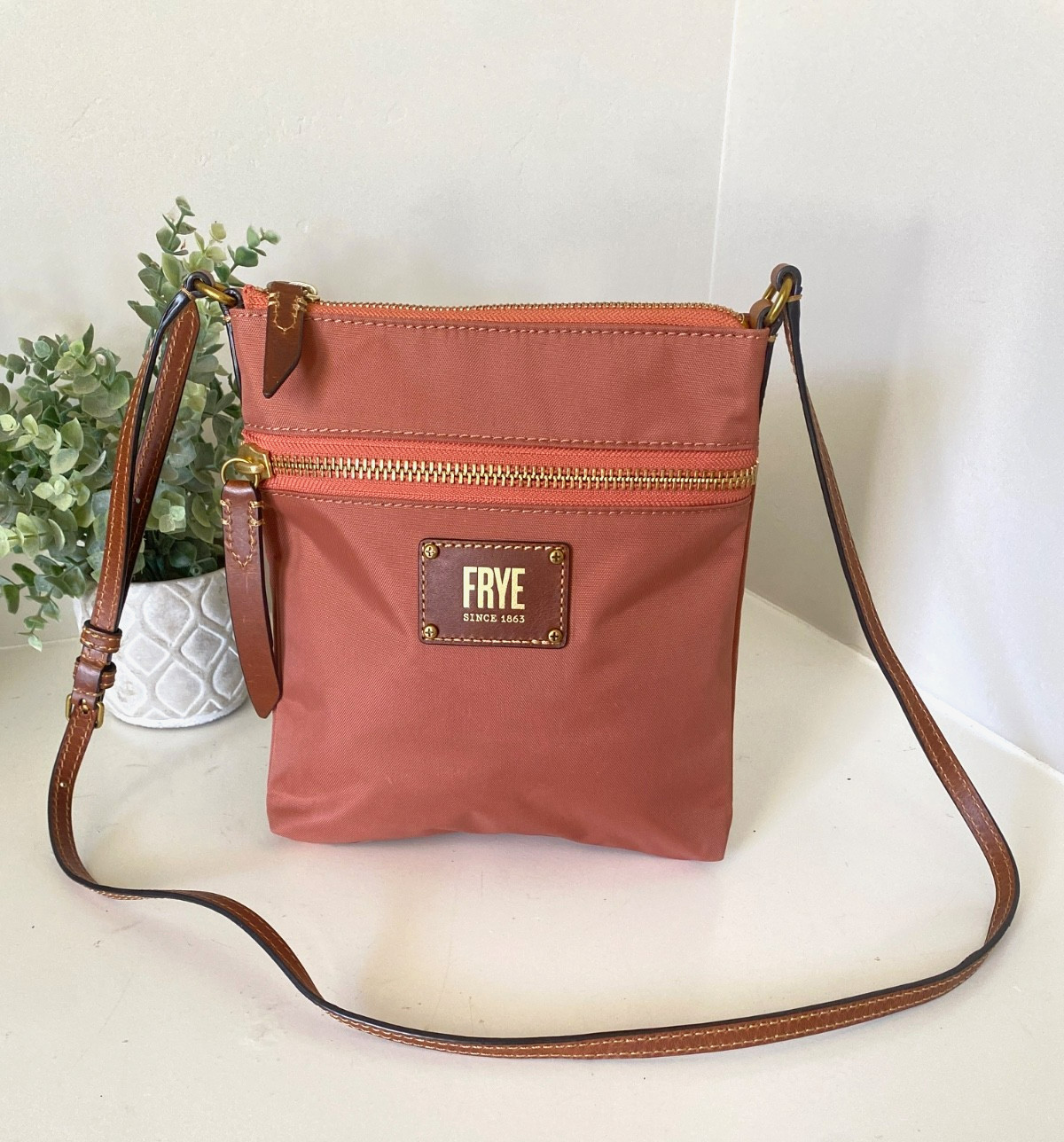 Frye Ivy Crossbody Shoulder Bag Dusty Rose Canvas Leather Excellent Condition