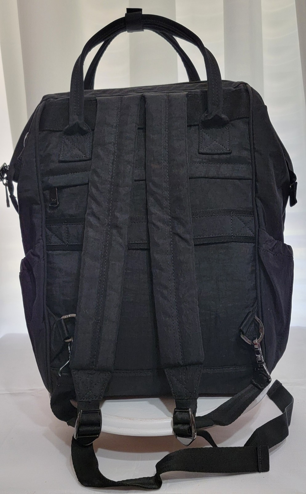 LUG VIA 3 En 1 Convertible Backpack Travel Tote Nylon Black .