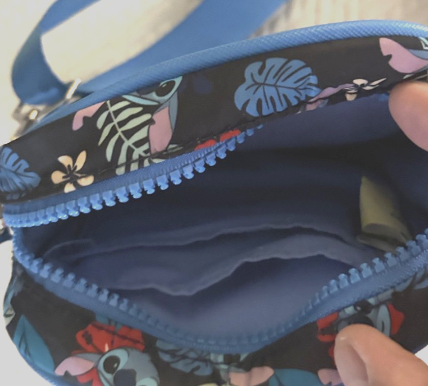 Bioworld Disney Lilo & Stitch 8in Crossbody Bag Hawaiian