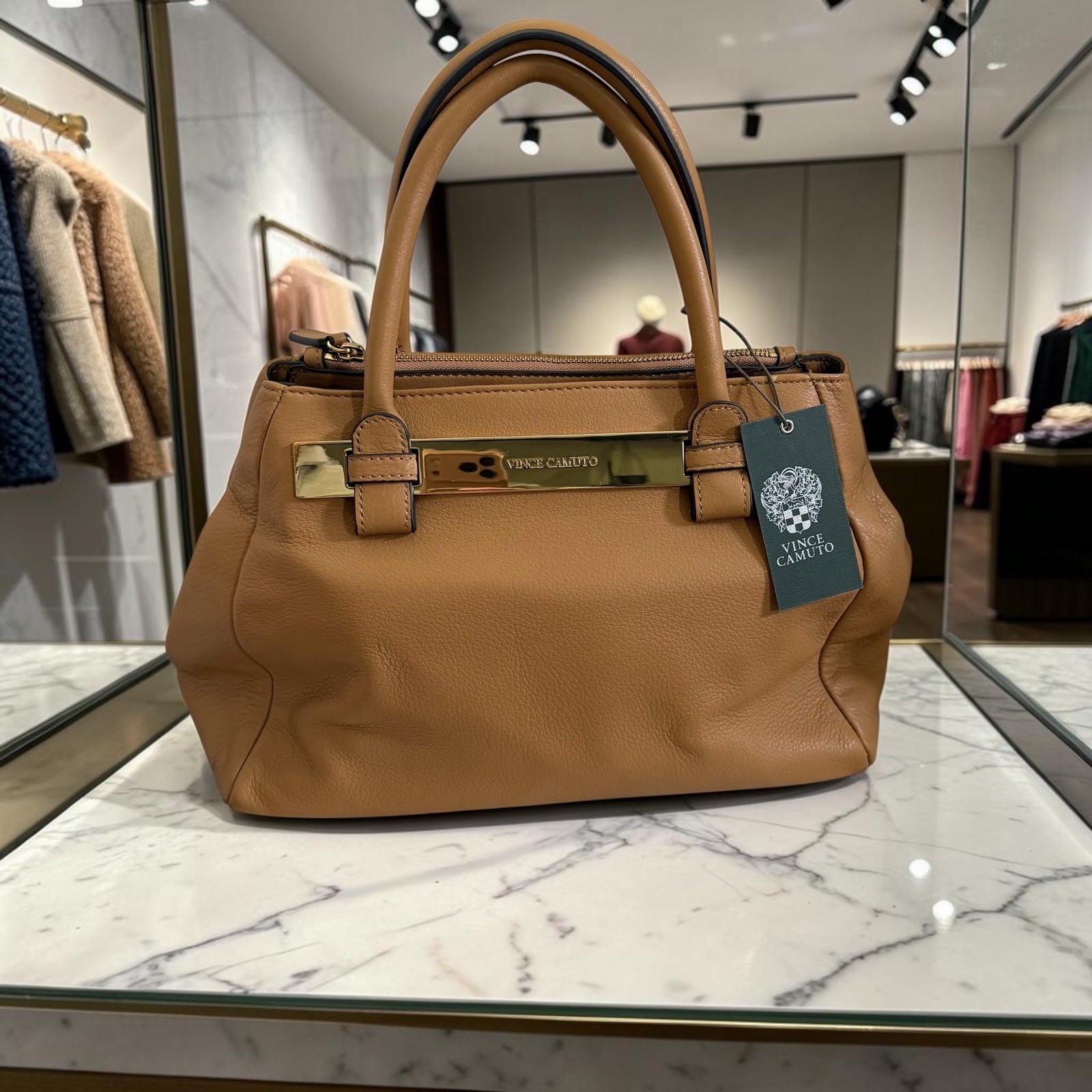 Vince Camuto Jace Shopper Leather Oak Double Handle Gold Trim Logo Classic NWT
