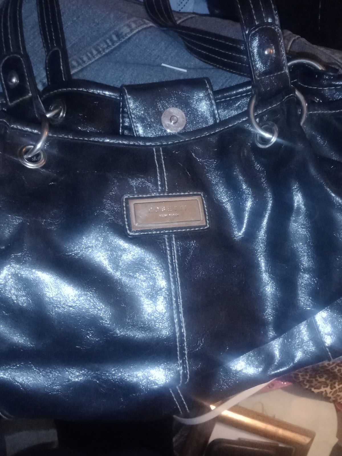 Rosetti Black Solid Shoulder Bag Magnetic Closure Gray Lined Inner Pockets