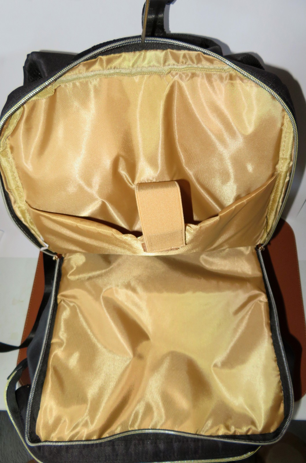 PACKUUMBAG Black Backpack