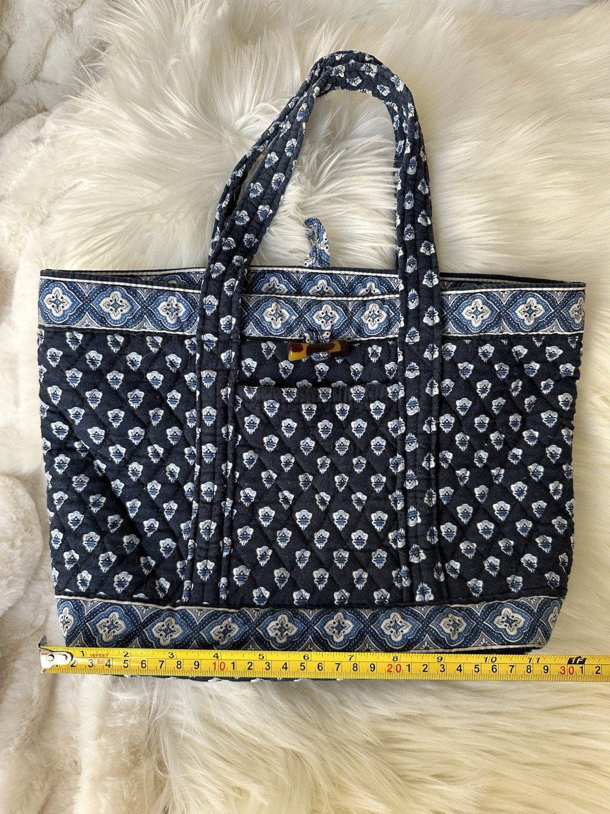 Vera Bradley Blue & White Floral Tote Bag Toggle Closure Lined w/ Inner Pockets