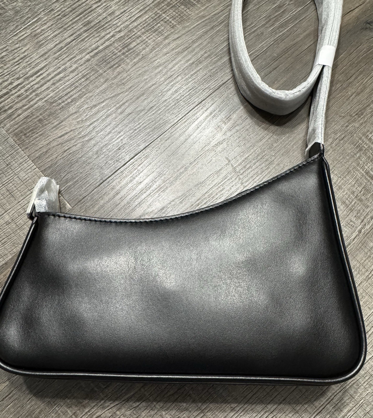 WE-AR4 Black Leather Abstract Shoulder Bag Purse Handbag Zipper Closure NWT
