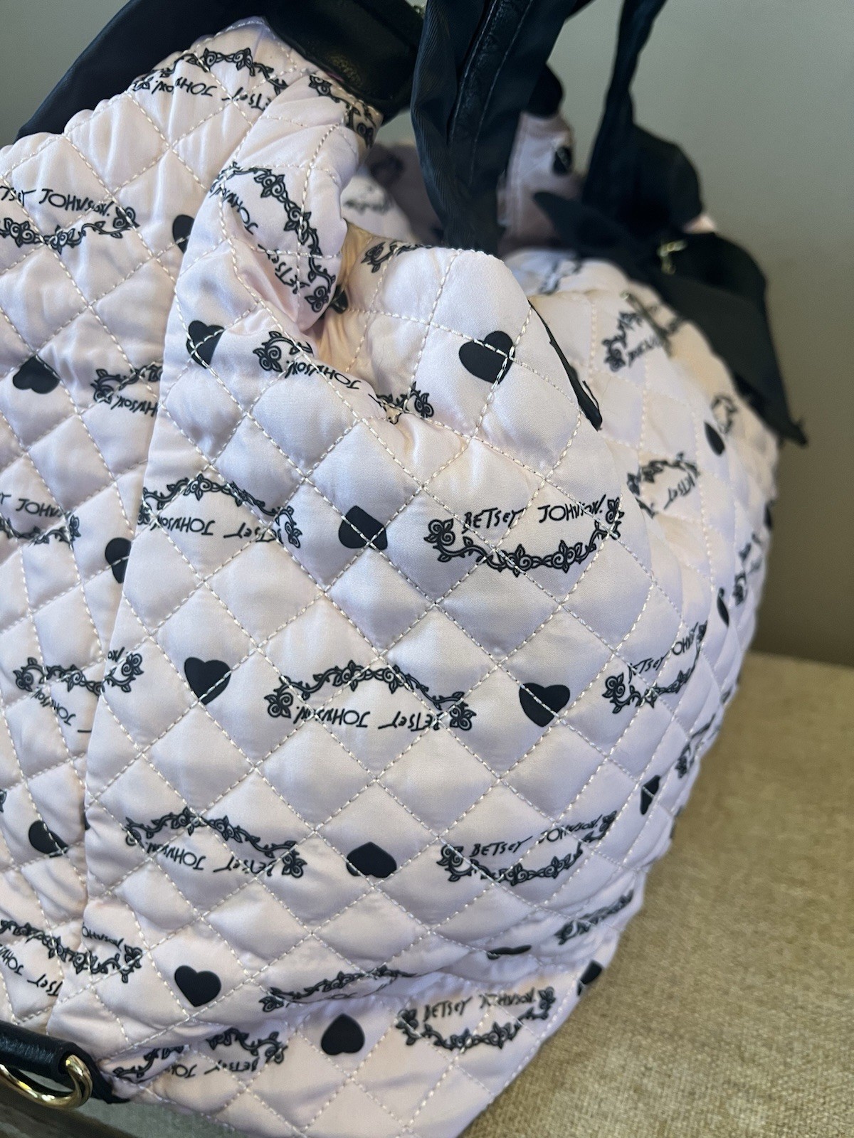 Betsey Johnson Weekender Duffle Carry-on Bag Quilted Pink Black Logo Bow NOstrap