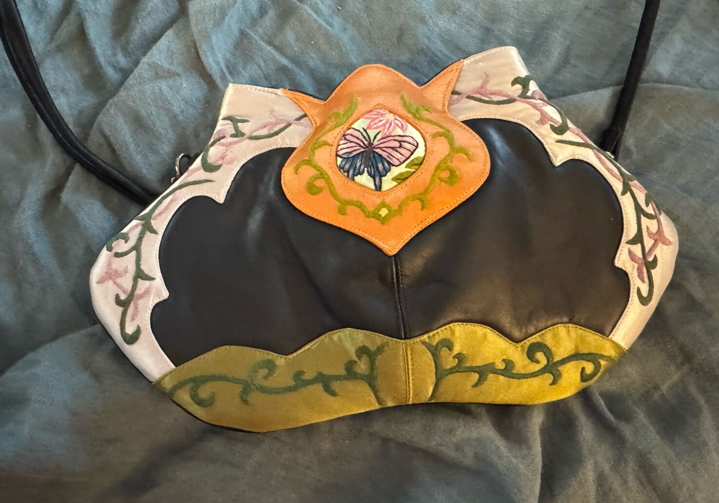 OOVOO Design Hand Embroidered Fabric & Silk Leather Hand Shoulder Bag Purse