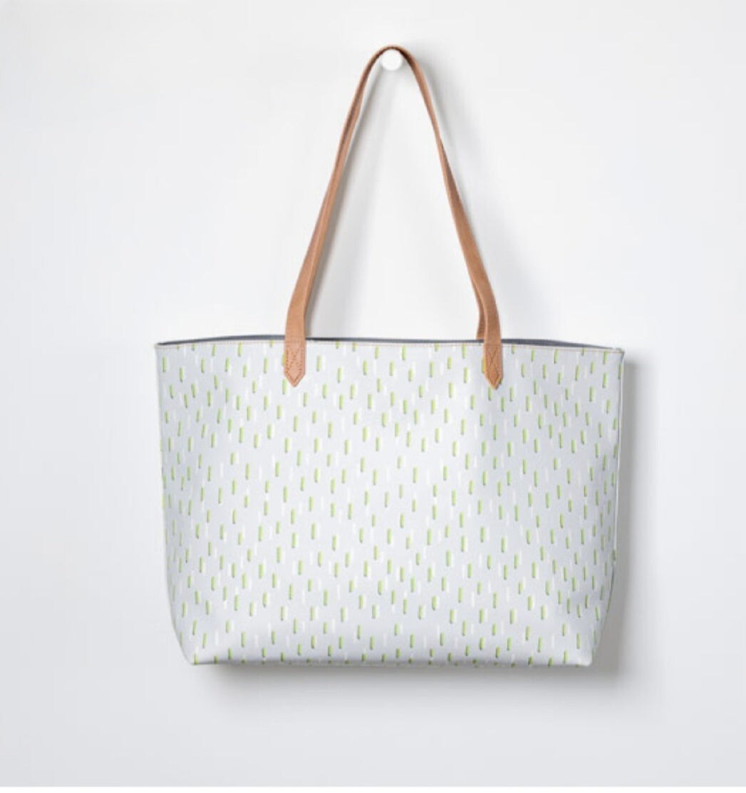 NEW Thirty-One Modern Tote – Dancing Dash Pebble