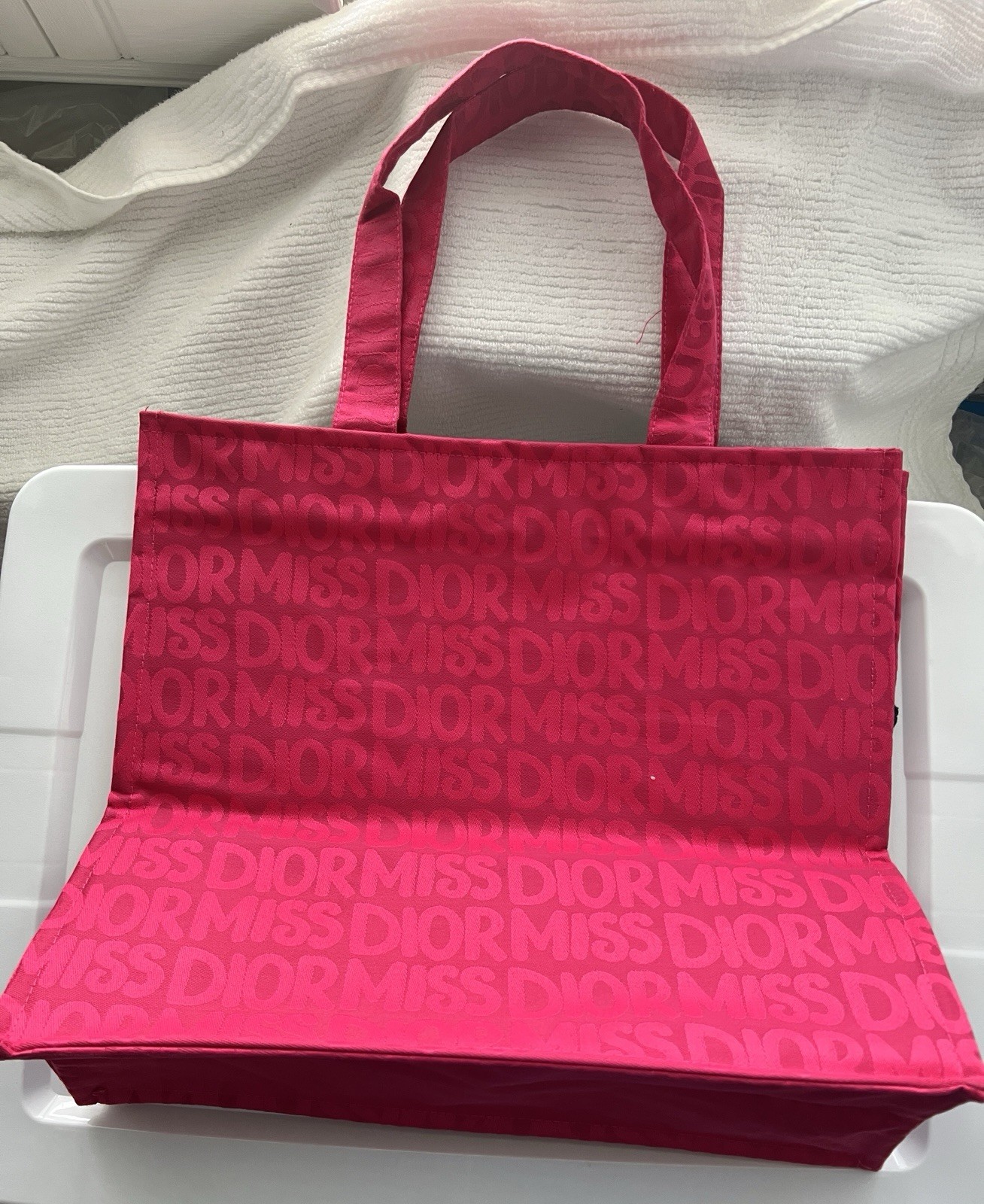 Miss DIOR Beauty Hot Pink Tote Bag GWP-VIP Brand New Large