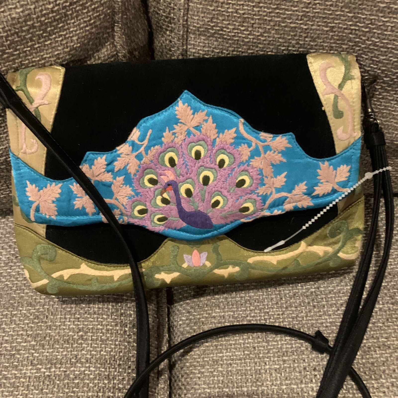 OOVOO PURSE, Hand Embroidered Silk Multicolor/ Design By Hong Tu