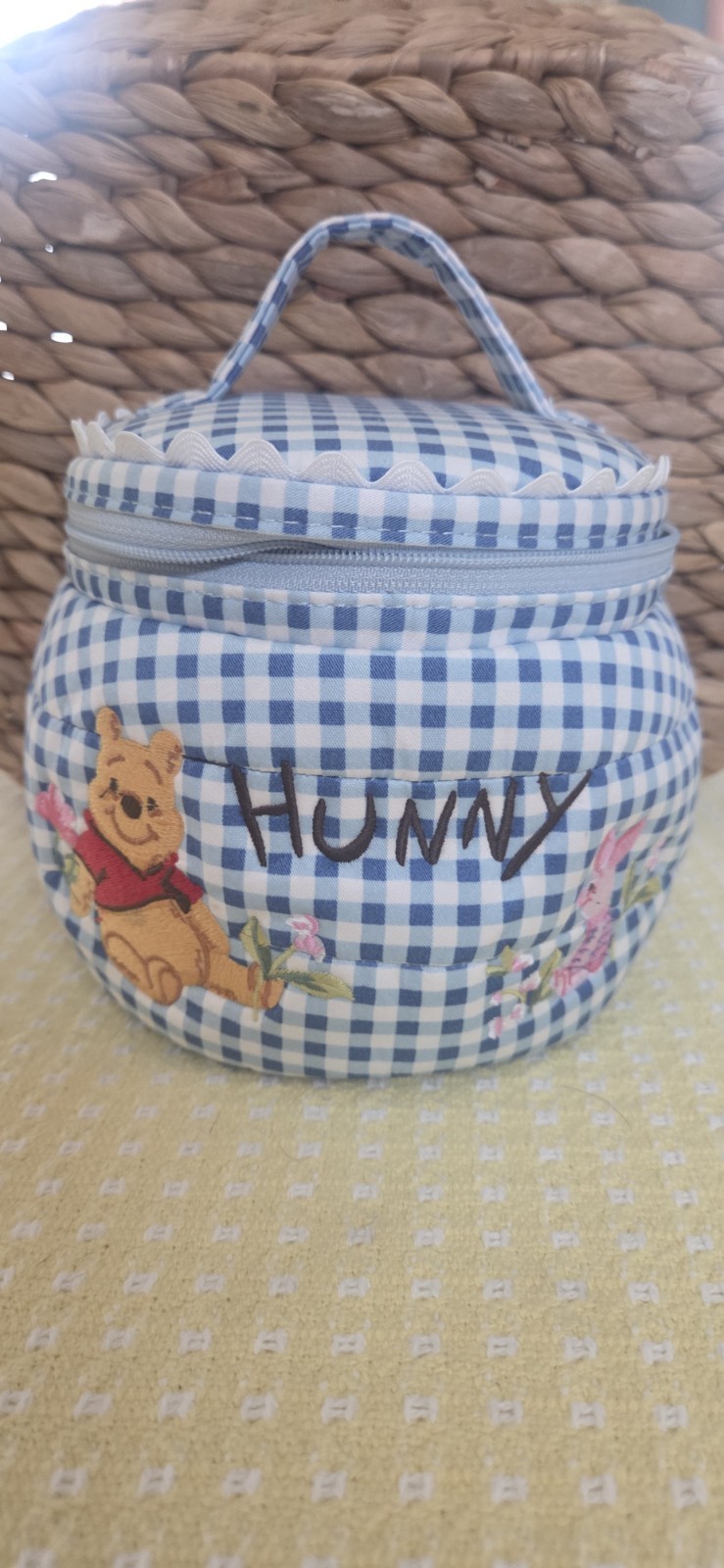 Vera Bradley Disney Winnie the Pooh Honey Pot Jar Cosmetic Bag, New WITHOUT TAG