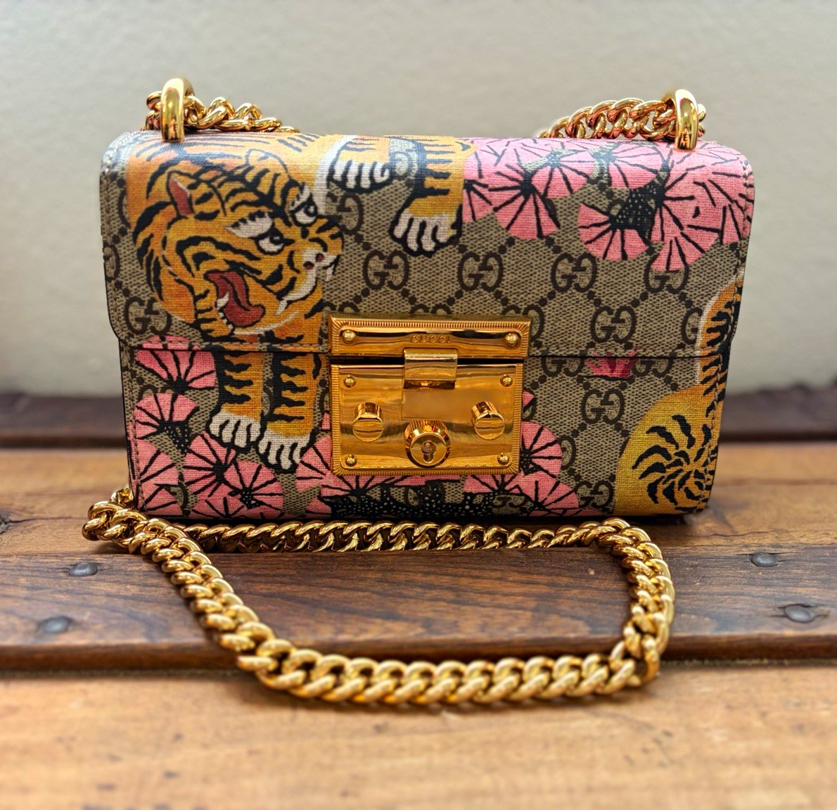 Authentic Gucci Bengal Tiger Padlock Small Shoulder Bag GG Supreme Mint w/ Keys