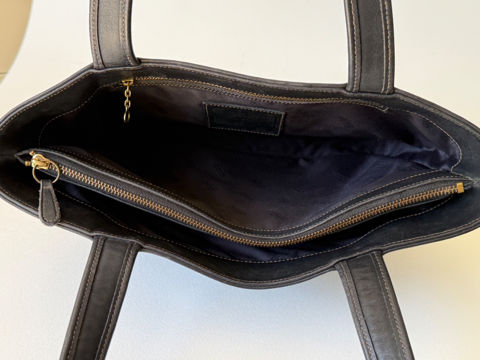COACH No. F9D 9302 1990’s BLACK LEATHER BUCKET TOTE BAG-FREE SHIPPING (M1)