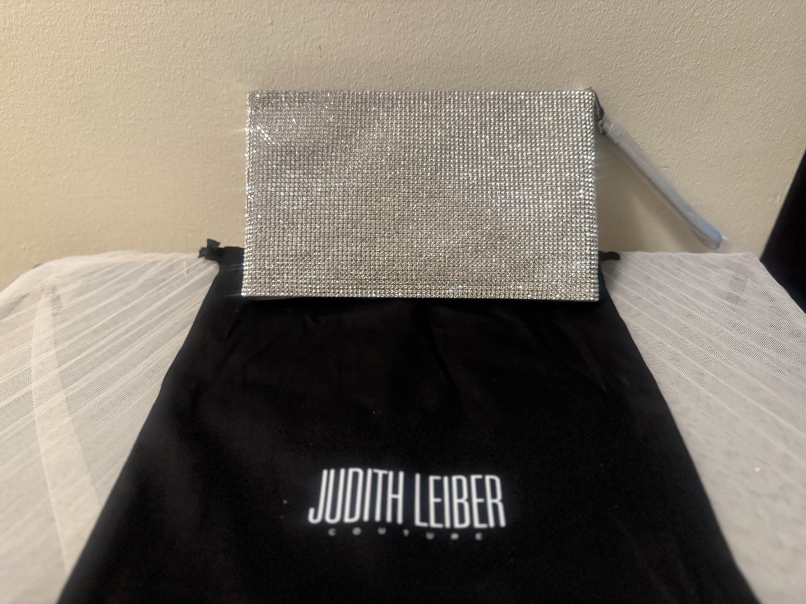 Judith Leiber Couture Embellished Pouch “Chic” – brand new In Box, Dust Bag