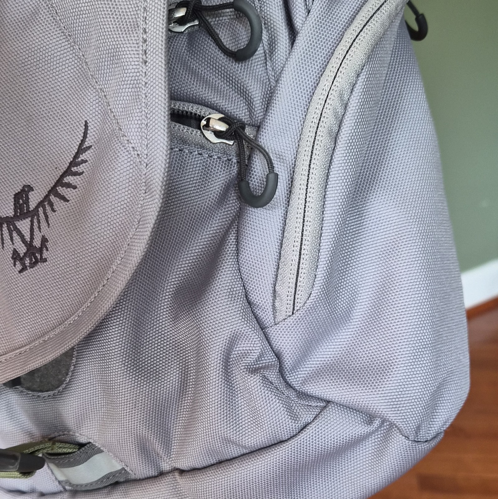 Osprey Flap Jill Mini Gray Messenger Crossbody Bag Adjustable Strap Buckle