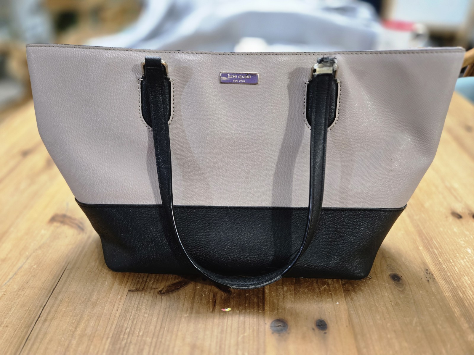 KATE SPADE Laurel Way Bag Warm Beige/Black Leather One Handle Damage Need Repair