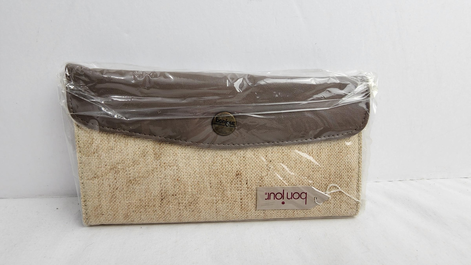 Bonjour Women’s Wallet/Bag w/ Box – 7 1/2 in, Tan