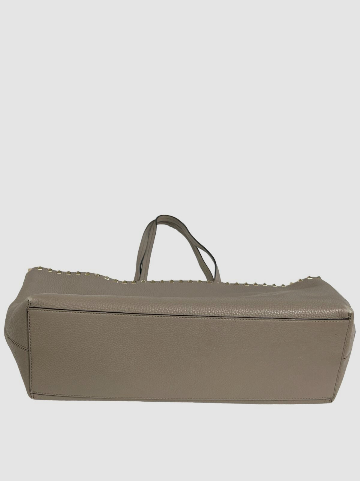 $1750 Valentino Garavani Women’s Gray Logo Rockstud Vitello Leather Tote Bag