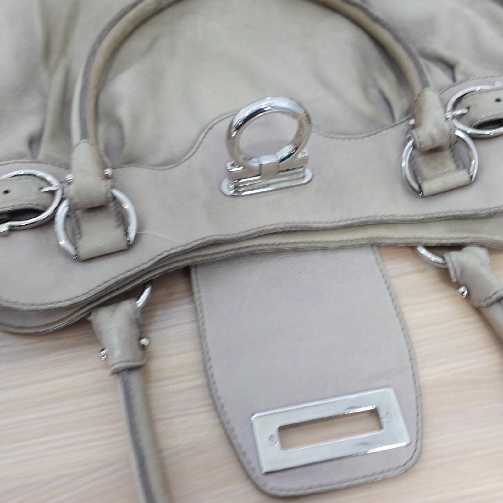 Vtg SALVATORE FERRAGAMO Bag Leather Beige Buckle Purse Handbag Marissa Gancini