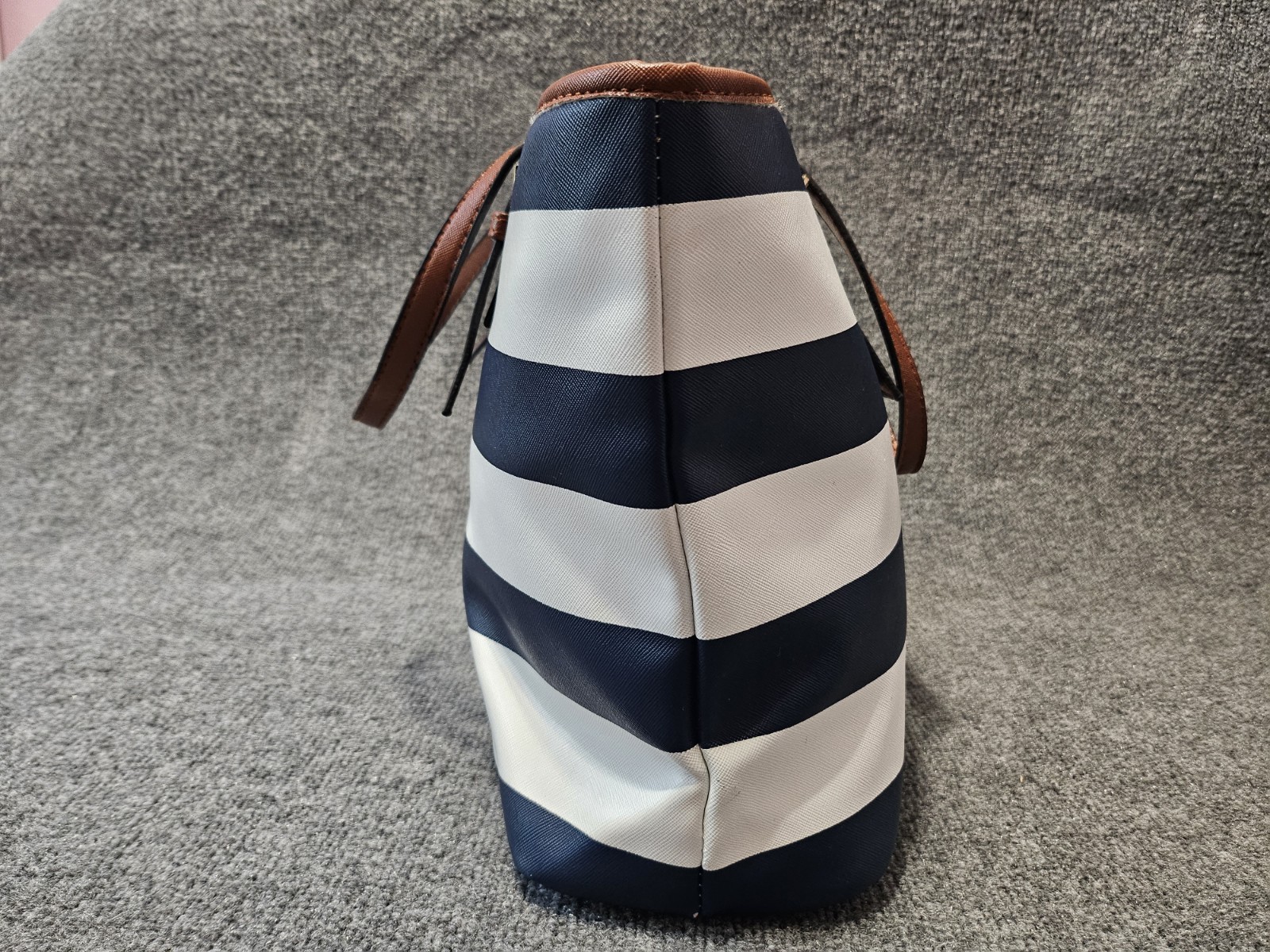 Michael Kors Jet Set Travel Striped Saffiano Leather Tote Bag Navy Blue & White