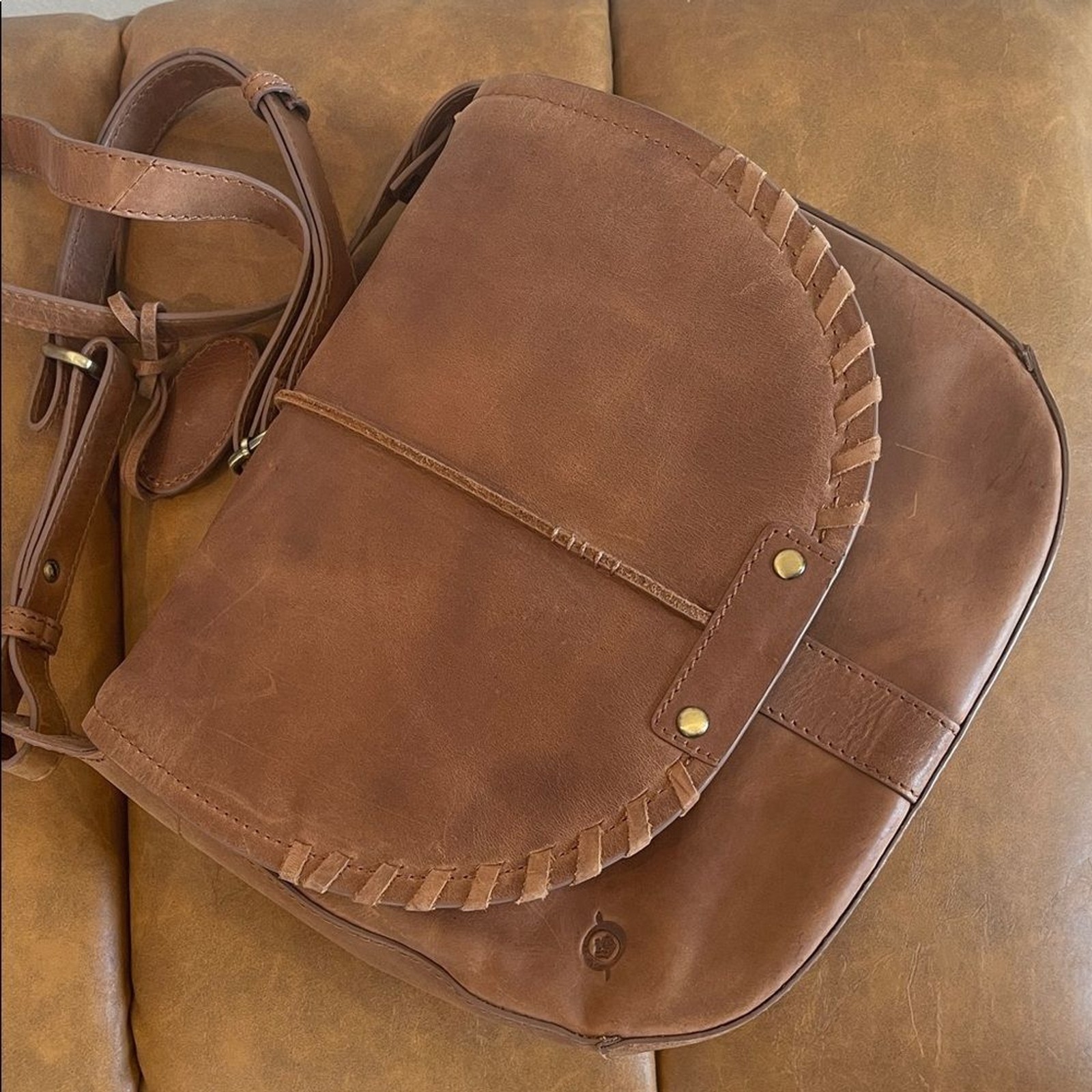 Born Brown Leather Whipstitch Flap Saddle Crossbody Shoulder Bag Handbag Medium