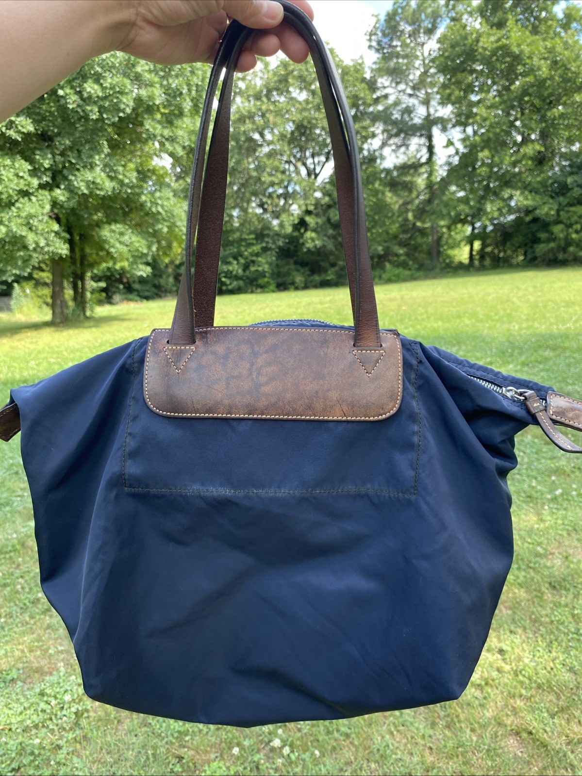 DOONEY & BOURKE Nylon Tote Beach Bag Navy Blue Leather Handles Smoke Free Home