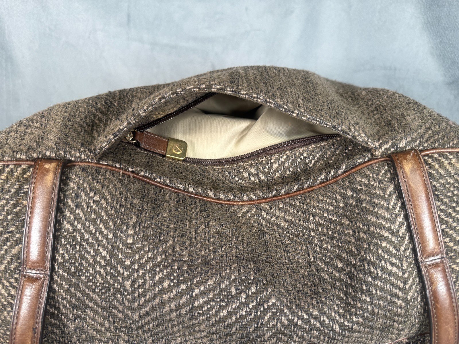 Tumi Brown Herringbone Tweed Leather Trim Organizer Shoulder Bag Travel