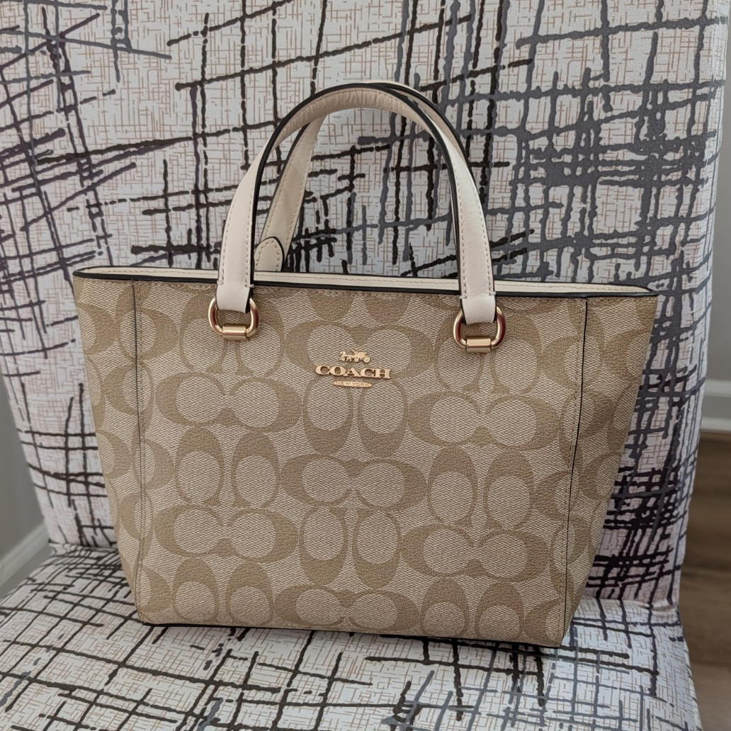 Coach Signature Logo Tote Bag Beige White Leather Handles Gold Hardware Pockets