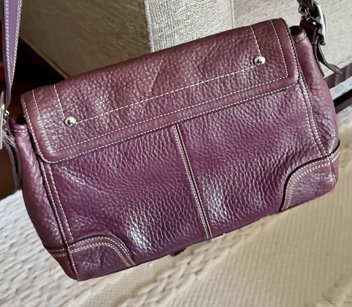 Coach Pebbled Burgundy Turn Lock Shoulder Bag w/ Detachable Strap, Silver