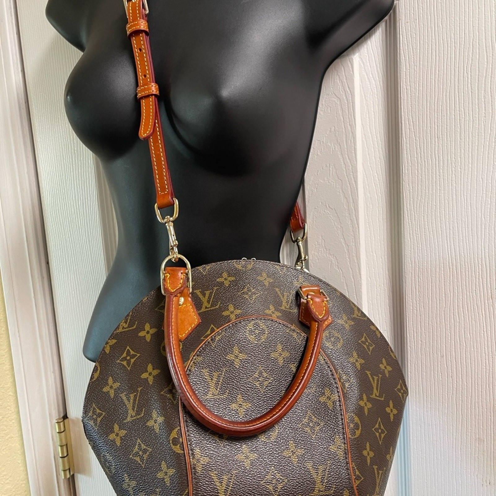 Louis Vuitton Ellipse Brown and Tan Hand Bag-EUC Plus-Padlock/Key