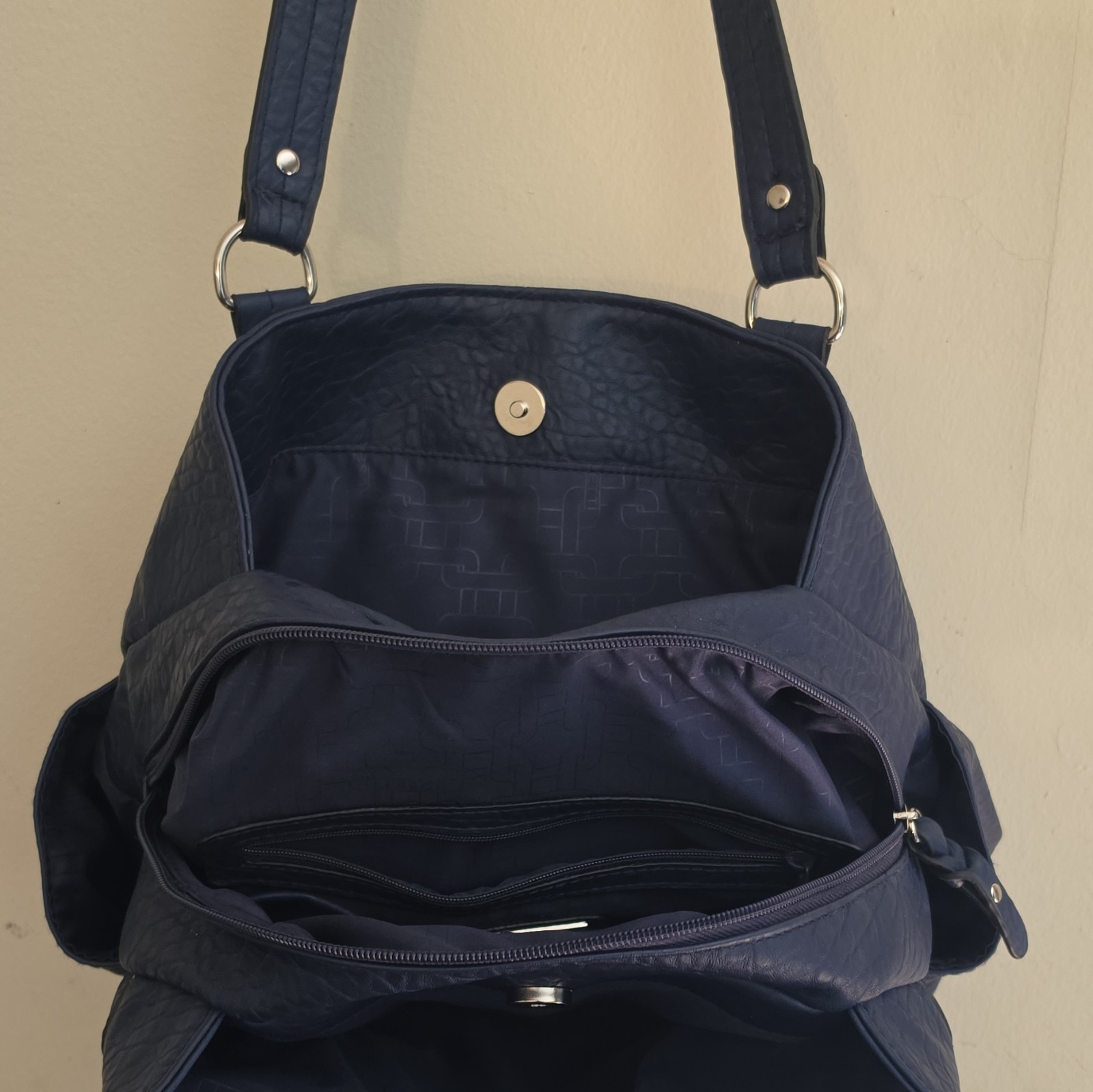 ROSETTI Royal Navy Blue Purse Handbag Lots of Storage In and Out, 9″ T – 12″ L