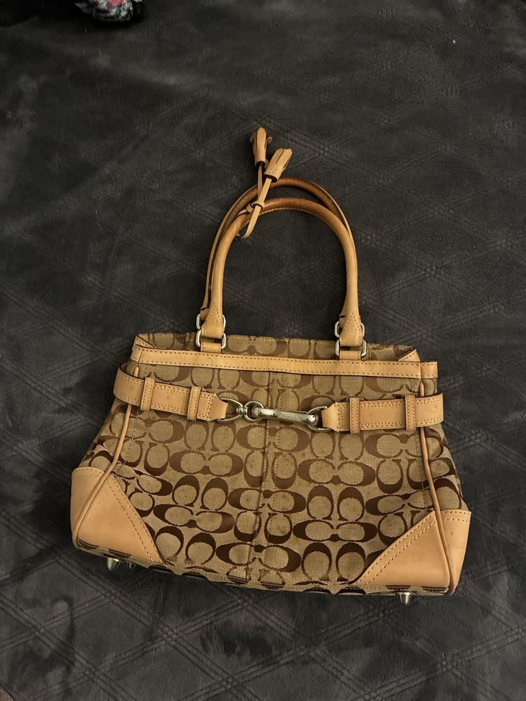 Coach Signature Canvas Hampton Clip Hobo Bag 08K06