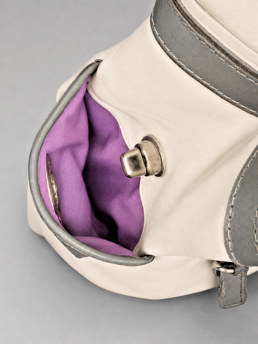 Coach Leather Shoulder Bag/Purse Pleated, Cream Color F13759