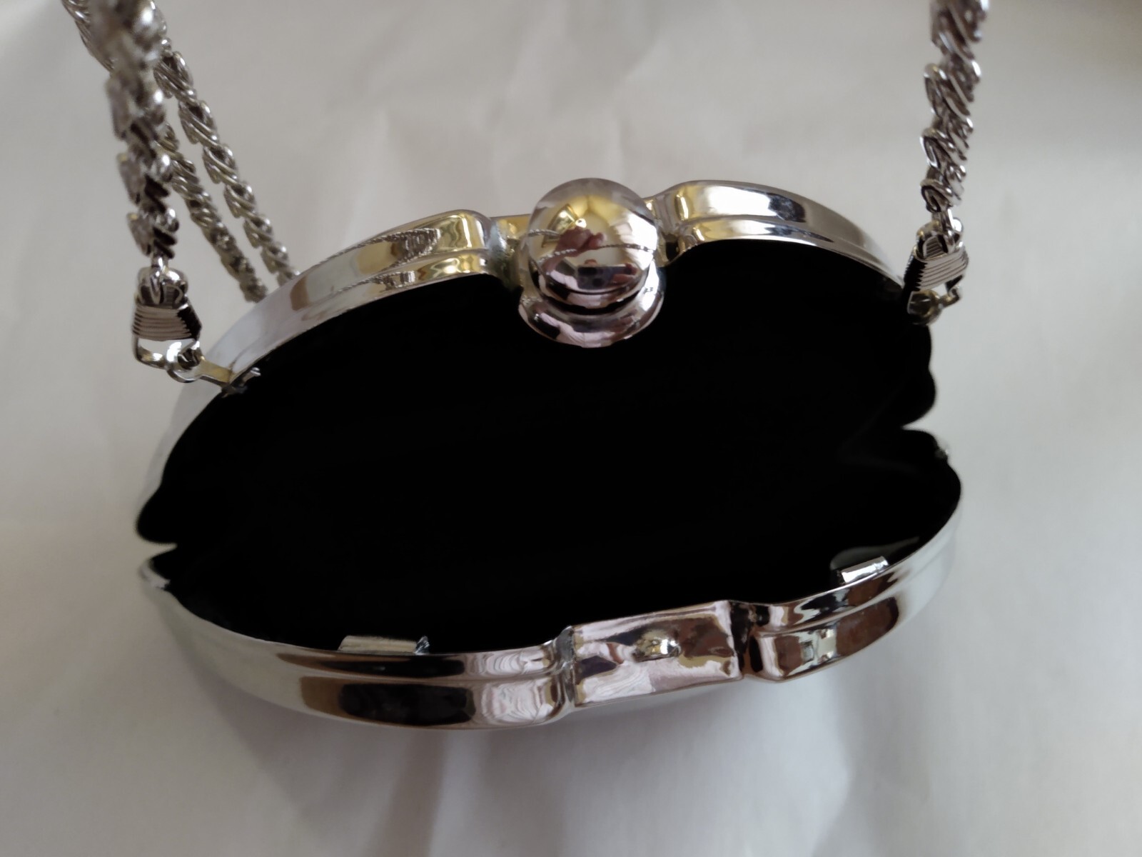 Brushed Silver Metal CRYSTAL RHINESTONE Chain Cocktail Purse Cross Body