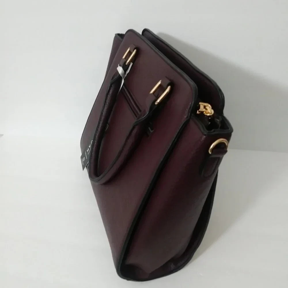La Terre Vegan Cranberry Tote bag