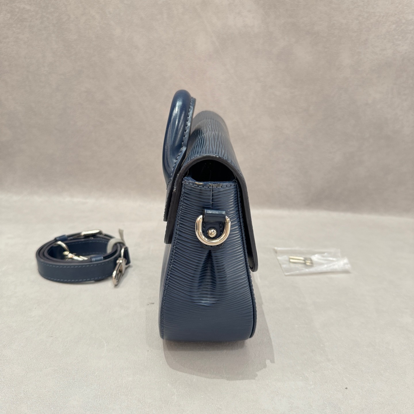 Louis Vuitton Eden Normal Blue Epi Leather Shoulder Crossbody Bag US Ship