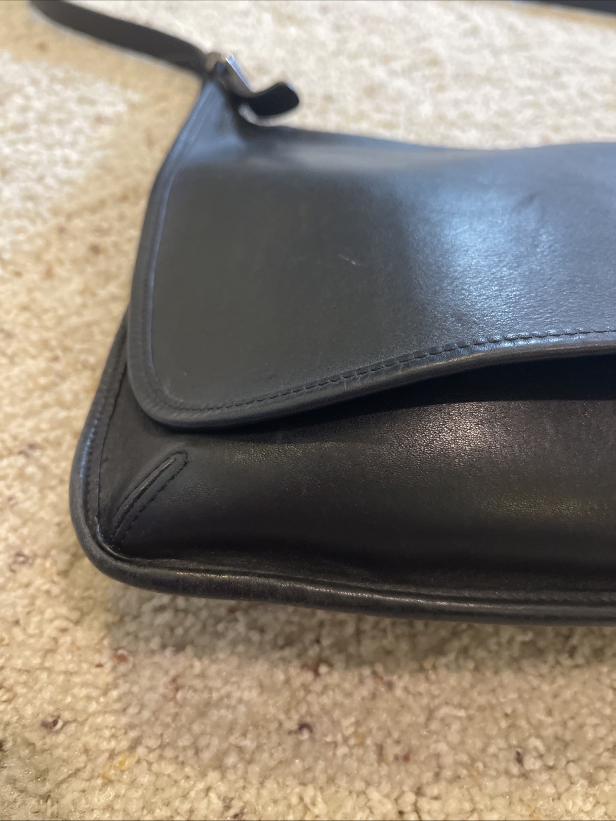 Vintage Coach 9082 black Shoulder Bag Logo Tag Silver Hardware Brand Card Women