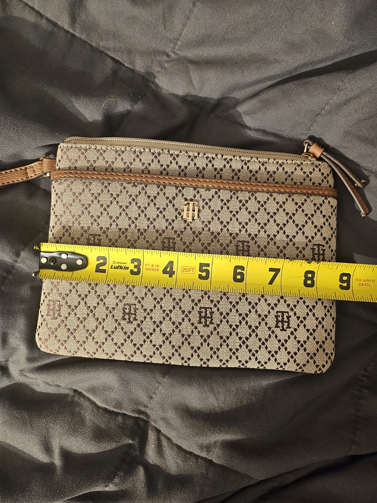 TOMMY HILFIGER Wristlet Handbag Clutch Wrist Strap design 9×6.5in