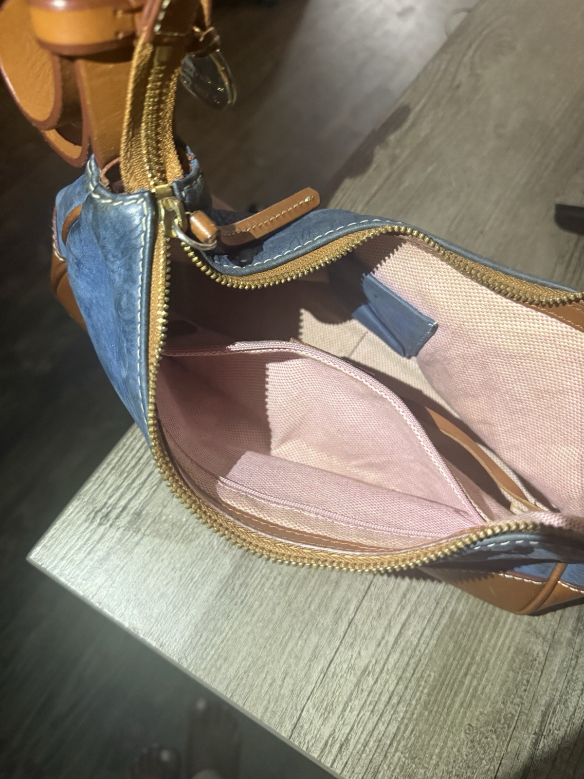 Dooney & Bourke Blue/Brown Pebbled Shoulder Bag Zip Closure Detachable Strap