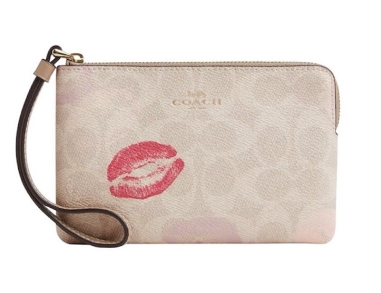 Genuine Coach Lip Print Sand Signature Coated Canvas Corner Zip Wristlet New