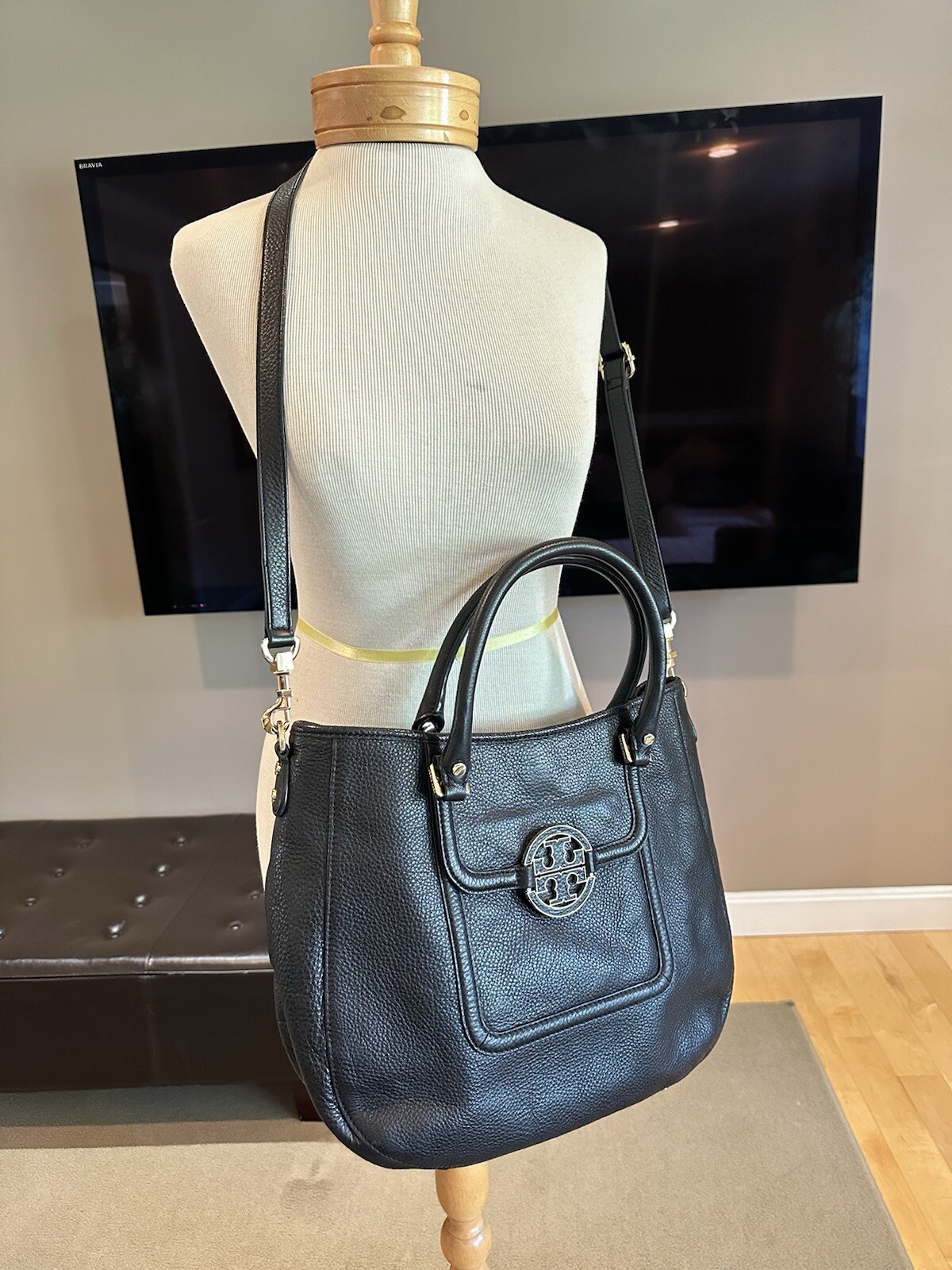 TORY BURCH AMANDA BLACK PEBBLED LEATHER CROSSBODY HOBO TOTE BAG Excellent