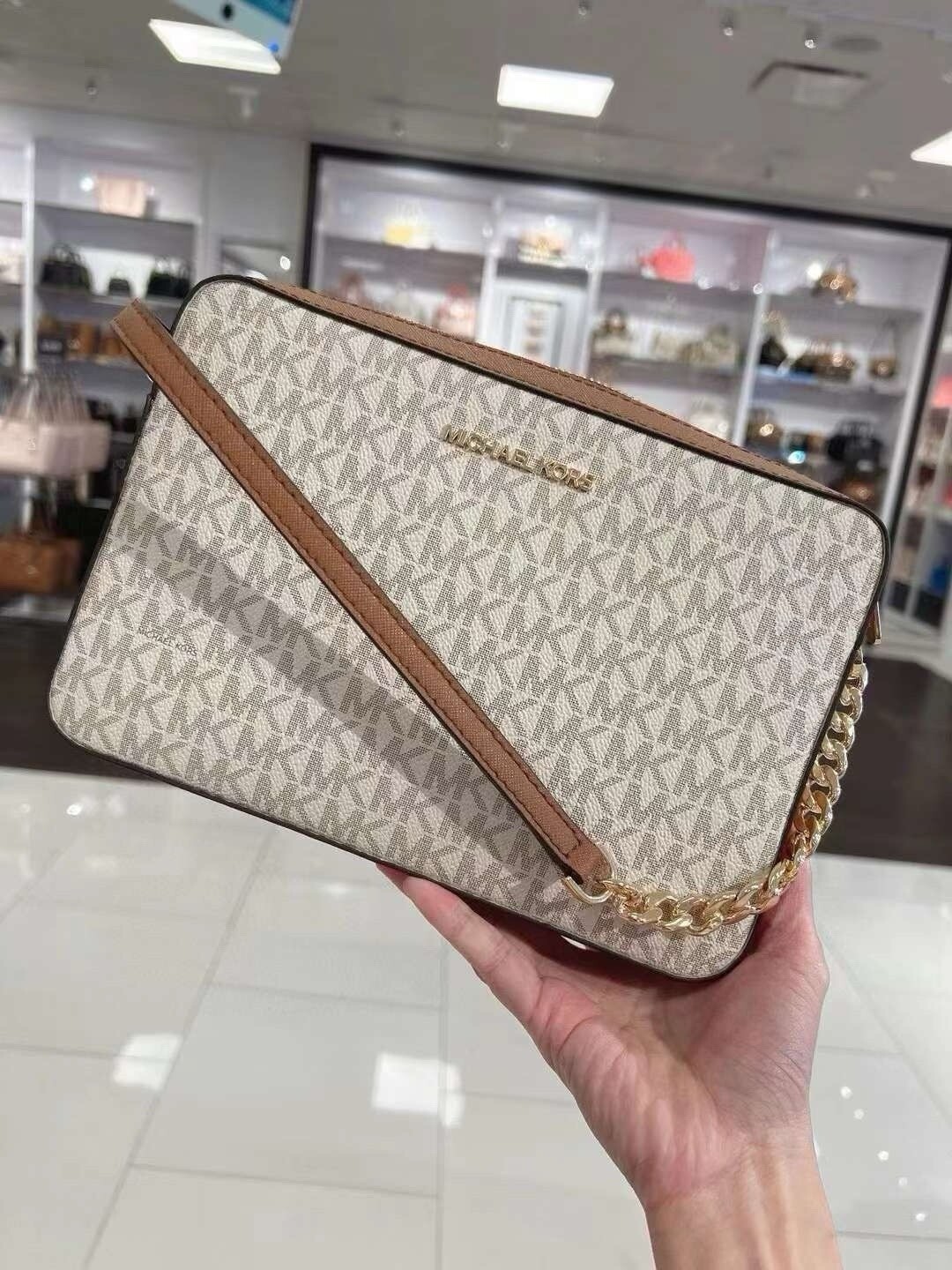Michael Kors Jet Set Large Crossbody Purse – Vanilla