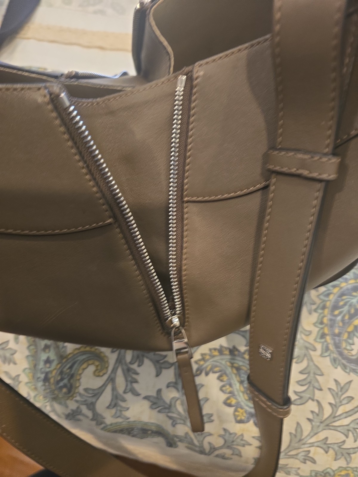 AUTHENTIC Loewe Hammock Bag Med 12x9x5 Fully Open Retail 3,400.00 At Loewe