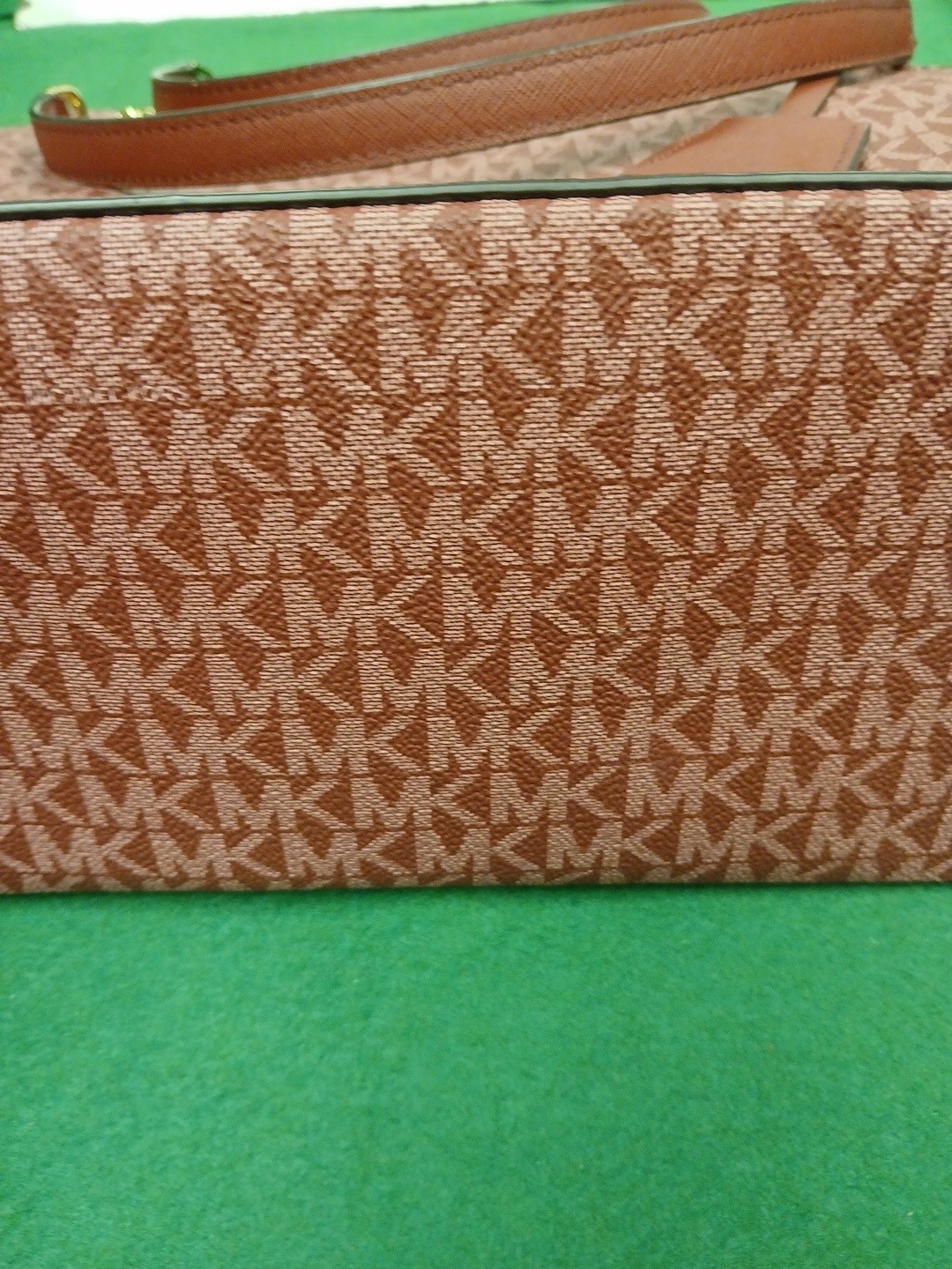 Michael Kors Jet Set Travel Large Chain Shoulder Tote Bag Very Nice