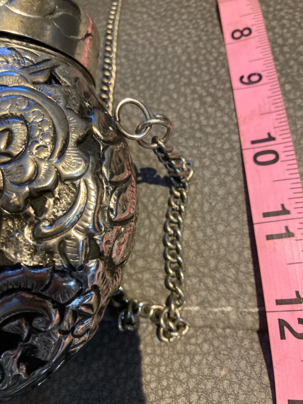 Vintage Style Silver Tone Metal Floral Engraved Clutch Purse With Chain Strap