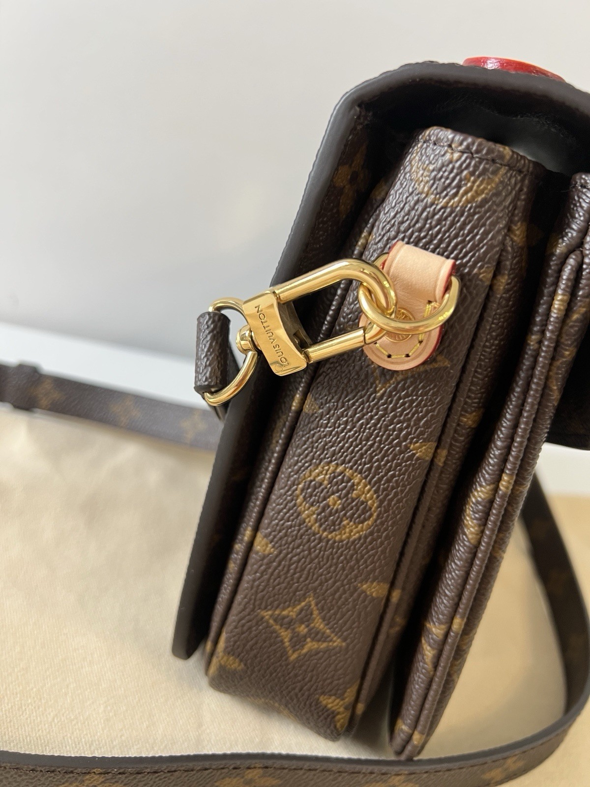 Authentic Louis Vuitton Pochette Metis Monogram Canvas M44875 Crossbody Bag