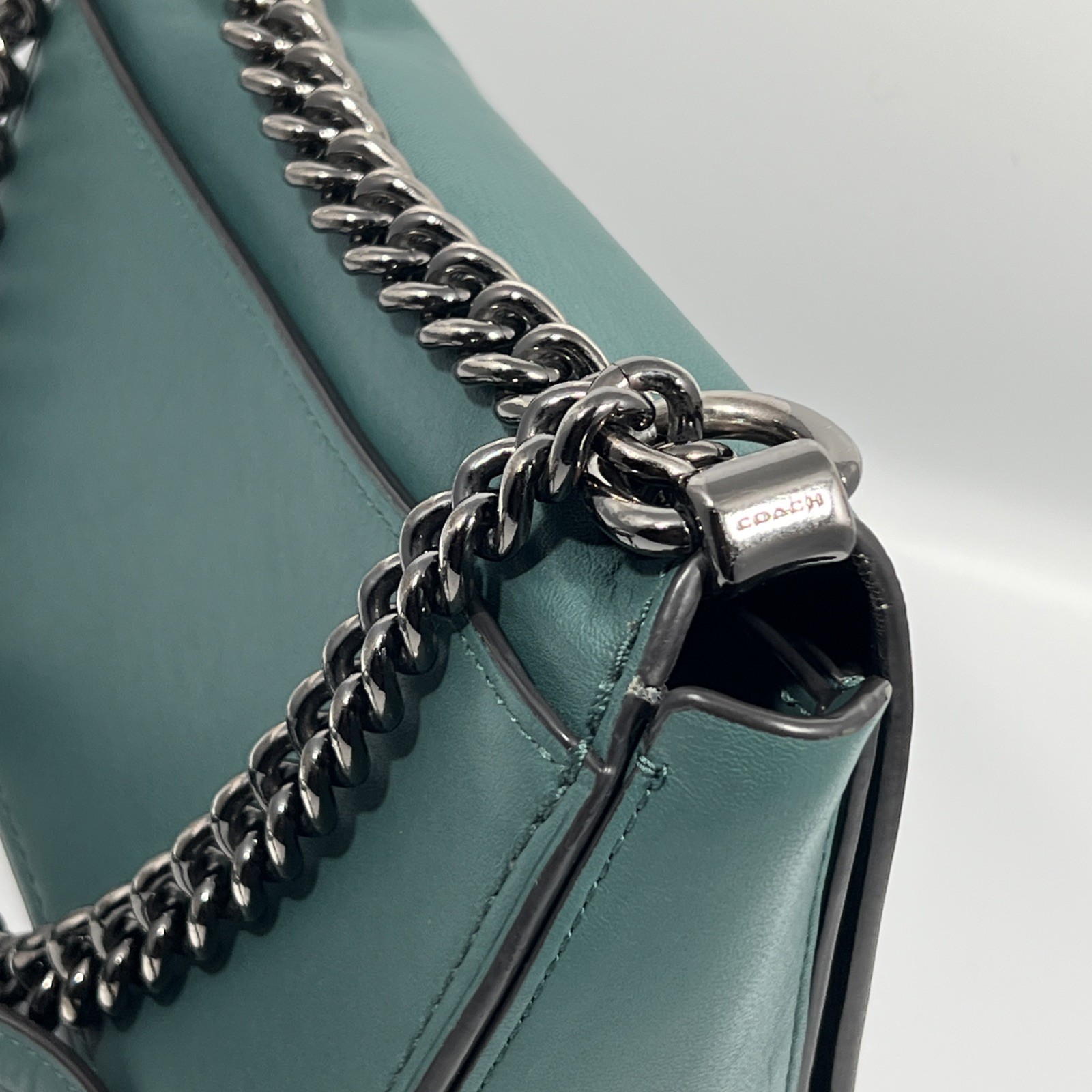 COACH 18858 Swagger 20” Chain Shoulder Handbag Gravtanned Leather Green Used